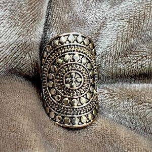 🔥Gold Tone Tribal Ring